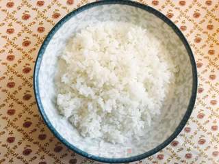 菠萝炒饭的做法步骤：1