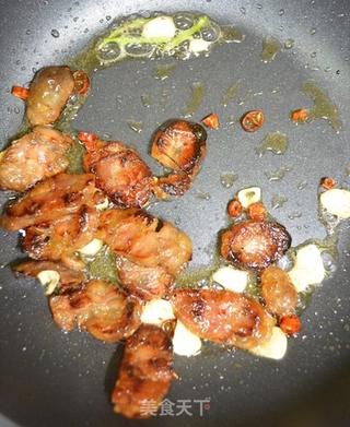 CoCoLc的私菜食谱经--罗勒腊肠意式黑珍珠面【肉桂罗勒版】的做法步骤:4