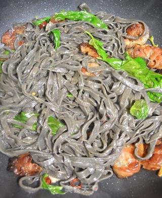 CoCoLc的私菜食谱经--罗勒腊肠意式黑珍珠面【肉桂罗勒版】的做法步骤:8