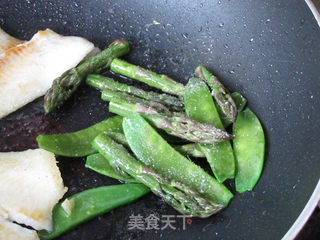 香煎鲽鱼片的做法步骤:7