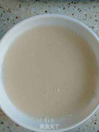 生煎韭菜鸡蛋包的做法步骤:2