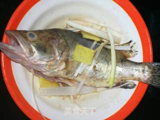 清蒸桂鱼的做法步骤:2