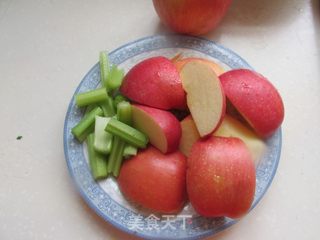 苹果蔬菜汁的做法步骤:3