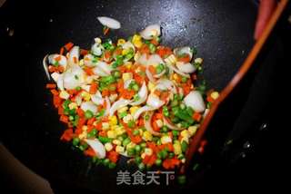 星级版野生牛肝菌炒饭的做法步骤:5