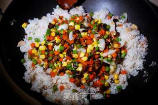 星级版野生牛肝菌炒饭的做法步骤:7