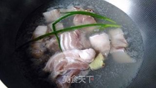 竹笋烧肉的做法步骤：4