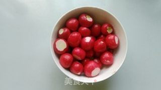 樱桃萝卜浸果醋的做法步骤:2