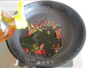自制五香辣椒油的做法步骤:2
