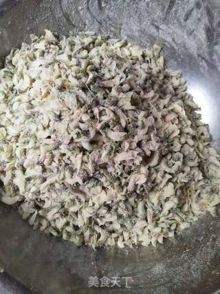 蒜香蒸槐花的做法步骤:2