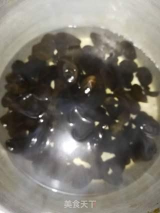 凉拌木耳花生米的做法步骤:3