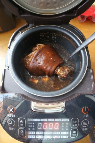 卤肘子的做法步骤:5