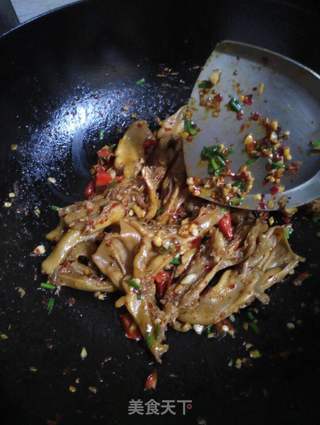香辣无骨鸭爪的做法步骤：8