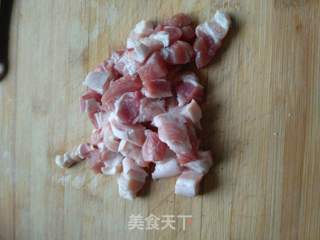 土豆红烧肉的做法步骤：1