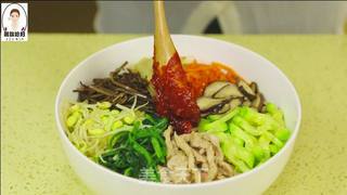 一道让你食欲大振垂涎三尺,超级有营养的韩式拌饭的做法步骤:17