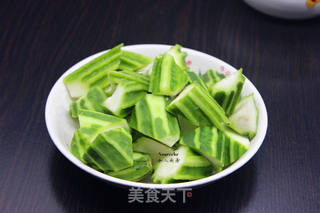 丝瓜肉片汤的做法步骤:3