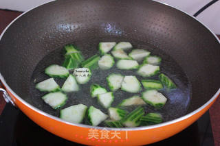 丝瓜肉片汤的做法步骤:6