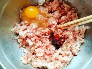 韭菜猪肉馅饼的做法步骤:4