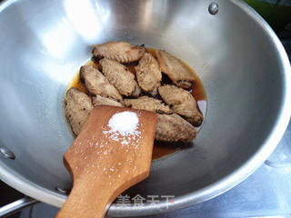 啤酒鸡翅中的做法步骤:6
