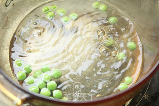 翡翠虾仁蒸蛋的做法步骤:7