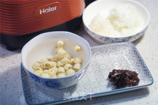 莲子桂圆米浆的做法步骤:2