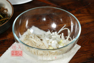 凉拌金针菇的做法步骤:3
