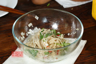 凉拌金针菇的做法步骤:6