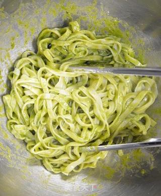 CoCoLc 的私菜食谱经--意式罗勒青酱黄金面的做法步骤:7