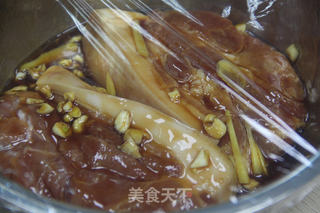 ＃第四届烘焙大赛暨是爱吃节＃粤菜美味蜜汁叉烧的做法步骤：6