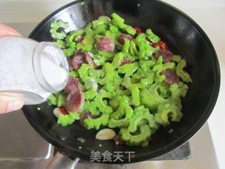#香肠炒苦瓜的做法图解8
