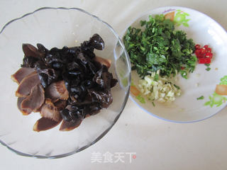 香菜木耳拌鸭胗的做法步骤：4