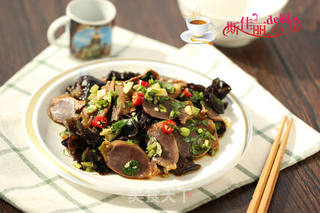 香菜木耳拌鸭胗的做法步骤：7