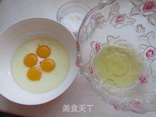 #第四届烘焙大赛暨爱吃节#花色小蛋糕的做法步骤：1