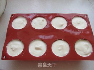 #第四届烘焙大赛暨爱吃节#花色小蛋糕的做法步骤：6