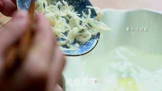美厨娘大作战里的鱼戏莲叶汤的做法步骤：1