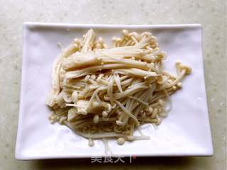 #第四届烘焙大赛暨是爱吃节# 香辣金针豆皮卷的做法步骤:2