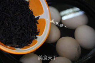 冰裂纹茶叶蛋的做法步骤：3