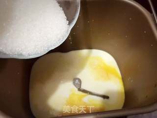 #第四届烘焙大赛暨是爱吃节#红豆沙花朵面包的做法步骤：1