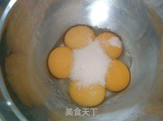 #第四届烘焙大赛暨是爱吃节#奶油霜裱花芭比娃娃蛋糕的做法步骤：2