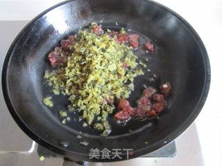 雪菜香肠炒米饭的做法步骤:3