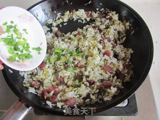 雪菜香肠炒米饭的做法步骤:6