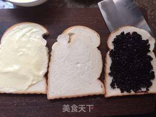 #第四届烘焙大赛暨是爱吃节#紫米奶酪包的做法步骤:5