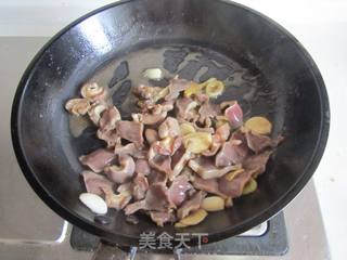 杭椒炒鸡胗的做法步骤:4