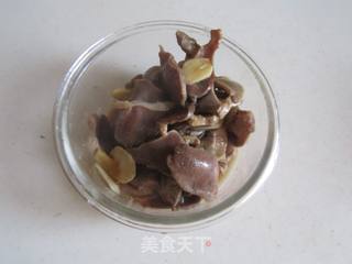 杭椒炒鸡胗的做法步骤:5