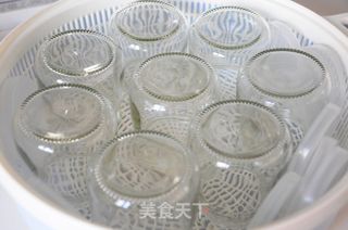 ＃第四届烘焙大赛暨是爱吃节＃自制美味，干净的酸奶的做法步骤：1