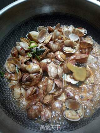 鲜甜花甲的做法步骤:3