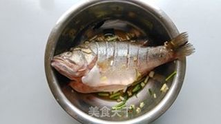 #第四届烘焙大赛暨是爱吃节#烤鱼的做法步骤：2