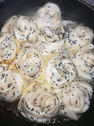 玫瑰煎饺的做法步骤:13