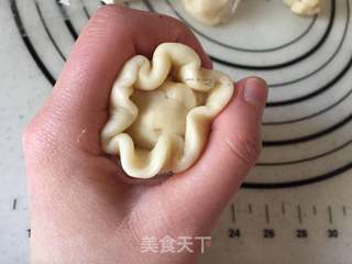 #第四届烘焙大赛暨是爱吃节#网红超有料蛋黄酥的做法步骤:6