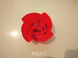 #第四届烘焙大赛暨是爱吃节# 玫瑰花慕斯蛋糕的做法步骤:8
