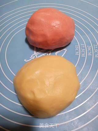 #第四届烘焙大赛暨是爱吃节#花朵饼干的做法步骤:5